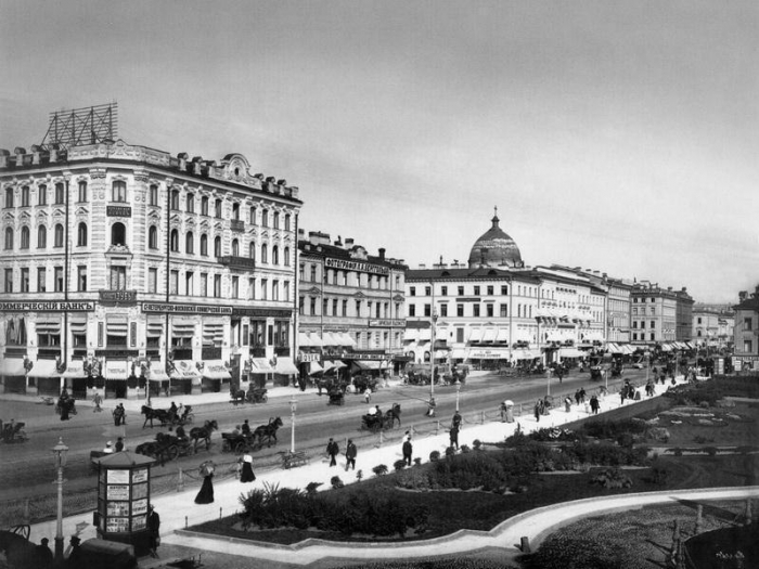 Уникальное фото. Невский пр., д. 26-28. Без здания Зингера (Дом книги). 1902г.